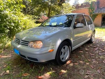 VOLKSWAGEN Golf 4ª serie - 2000