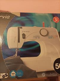 macchina da cucire nuova 