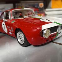 Slotcar Revoslot Alfa Romeo Giulia GTA Nuova