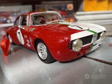 Slotcar Revoslot Alfa Romeo Giulia GTA Nuova