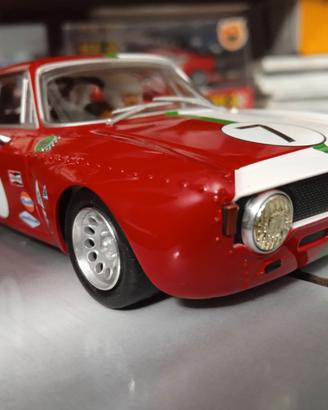 Slotcar Revoslot Alfa Romeo Giulia GTA Nuova