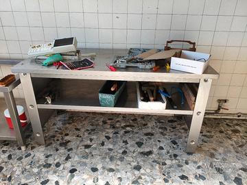 Tavolo professionalein acciaio inox