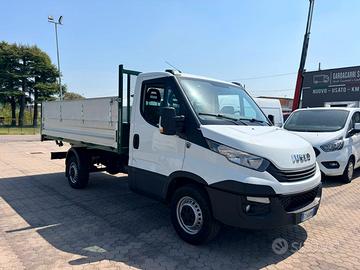 IVECO DAILY 35S12 RIBALTABILE E GANCIO TRAINO
