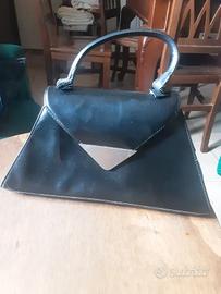 Vintage borsa triangolare in vera pelle nera