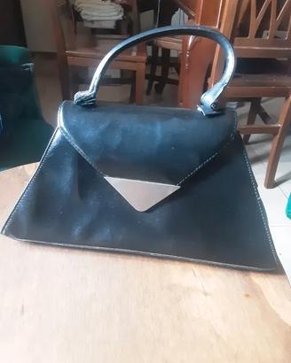 Vintage borsa triangolare in vera pelle nera