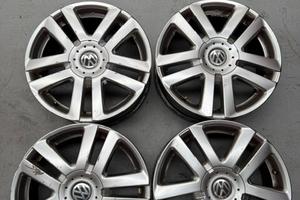 4 CERCHI IN LEGA ORIGINALI DA 17 VW GOLF USATI