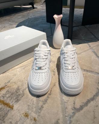Nike Air Force 1 Low '07 White Taglia EU 39