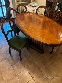 sala completa in legno intarsiato, di qualità
