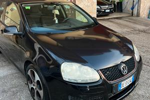 Volkswagen  Golf 5  1.9 tdi
