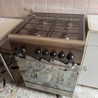 Fornello a gas con forno