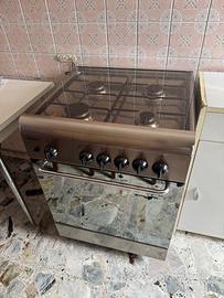 Fornello a gas con forno