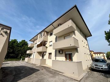 AMPIO E LUMINOSO APPARTAMENTO NEL CUORE DI VILL...