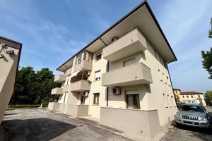 AMPIO E LUMINOSO APPARTAMENTO NEL CUORE DI VILL...