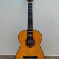 Chitarra classica (con meccaniche rotte)