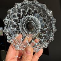 Posacenere vintage in vetro pressato francese