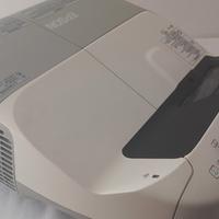 Proiettore Ottica corta short throw HDMI