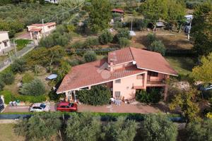 VILLA SINGOLA A CAVE