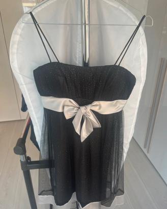 Abito da gala bianco e nero con brillantini