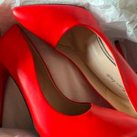 Scarpa rossa tacco alto
