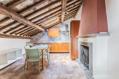 3 LOCALI A CAPRAROLA