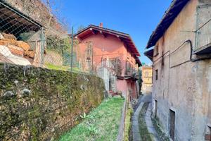 CASA SEMINDIPENDENTE A LANZO TORINESE
