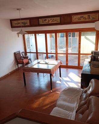Villa con posti auto, box e spazi esterni - Olimpo
