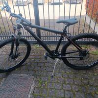 MTB nera  ruota 27.5