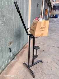 Tappatrice a colonna per tappi