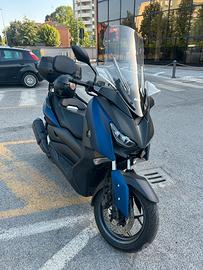X-max 300 pochi km