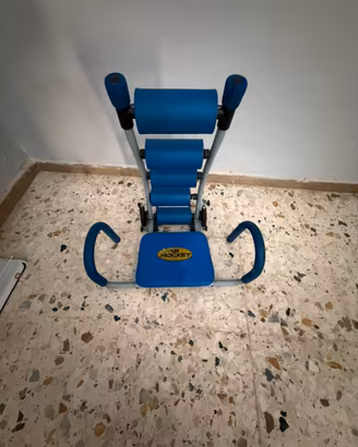 Attrezzo per palestra
