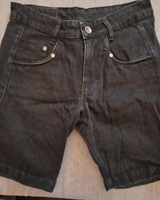 Levi's