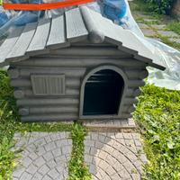 Cuccia cane da esterno con porta