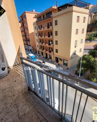 Panoramico Campo sportivo mq 130 e terrazza mq 50