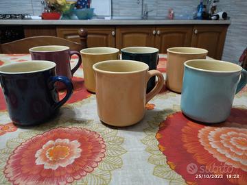 tazze in ceramica colorate