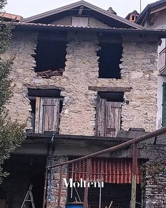Rustico / Casale di 108 m² a Esino Lario