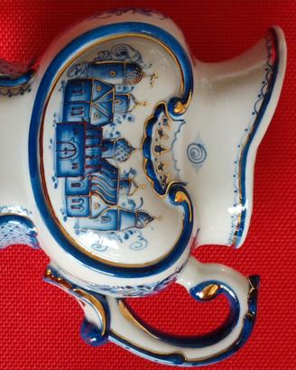 ceramiche russe di Gžel’ brocca bian

blu cobalto 