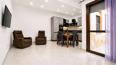 Casa indipendente con doppio cortile