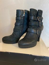 Stivaletti Janet Sport in Nabuk Nero N.37