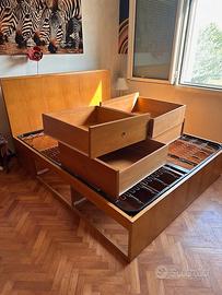 Divano letto ikea e letto con cassettoni