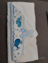 Accappatoio con ricamo a punto croce