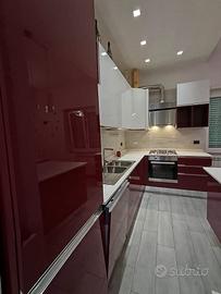 CUCINA ANGOLARE CON PENISOLA SNACK - CASA MID