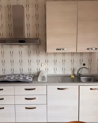 Cucina completa di elettrodomestici