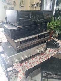 gruppo di apparecchi per impianto stereo 