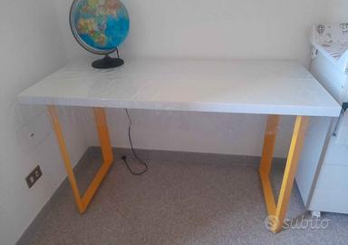 Scrivania da lavoro