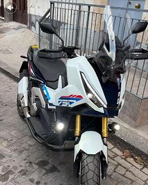 Xadv 750