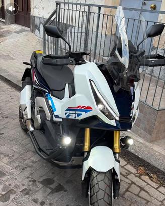 Xadv 750