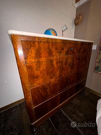 Cassettone lucchese in noce con piano in marmo – p