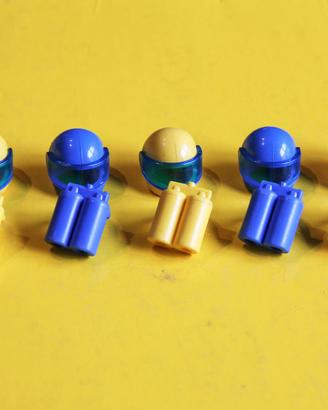 Lotto di 14 accessori astronauti Lego anni 80/90