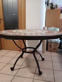 tavolo in ferro battuto