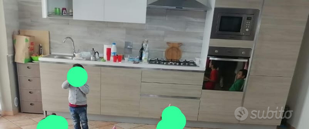 Cucina lineare completa di elettrodomestici Candy